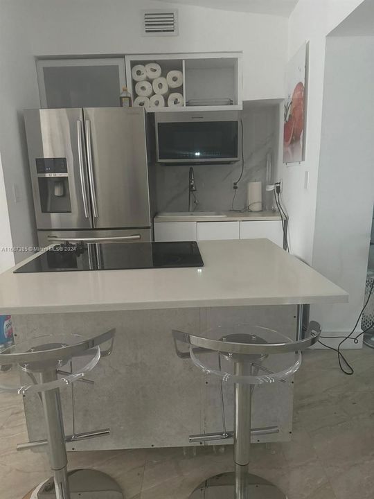 En Venta: $1,150,000 (5 camas, 3 baños, 2351 Pies cuadrados)