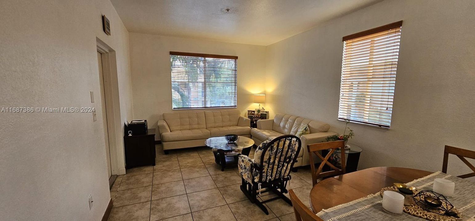 For Rent: $2,400 (2 beds, 2 baths, 1298 Square Feet)