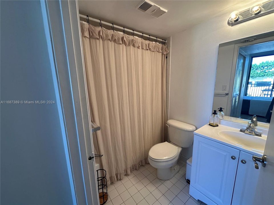 For Rent: $3,500 (1 beds, 1 baths, 640 Square Feet)