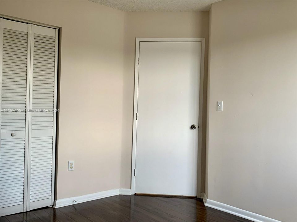 For Rent: $2,600 (3 beds, 2 baths, 1120 Square Feet)