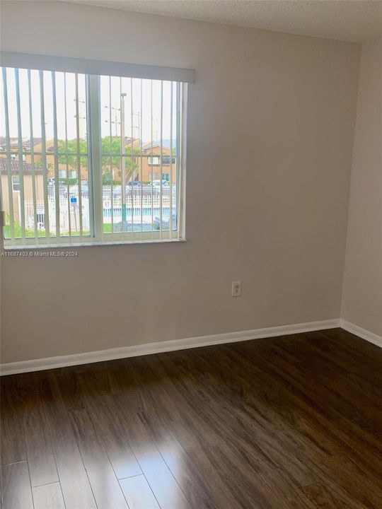 For Rent: $2,600 (3 beds, 2 baths, 1120 Square Feet)