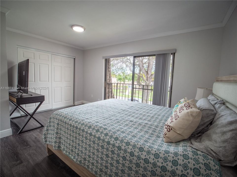 For Sale: $417,000 (2 beds, 2 baths, 1551 Square Feet)