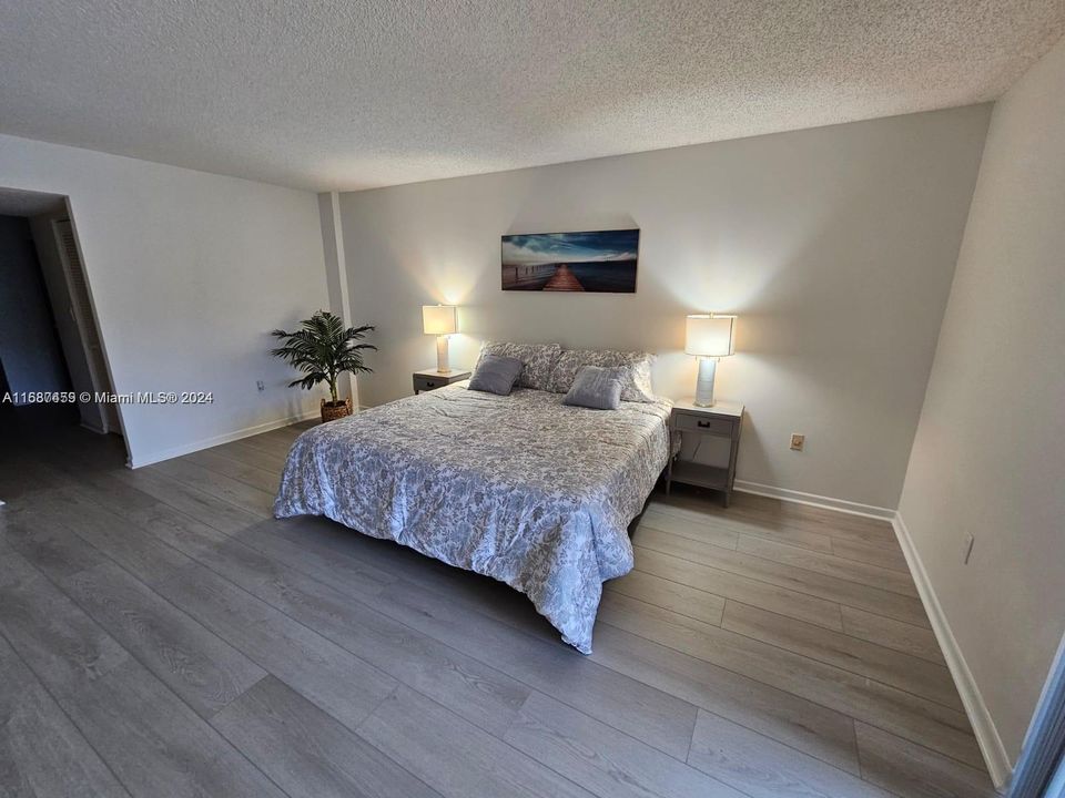 For Sale: $324,000 (2 beds, 2 baths, 1314 Square Feet)