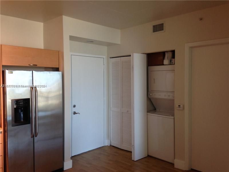 For Rent: $2,200 (1 beds, 1 baths, 745 Square Feet)