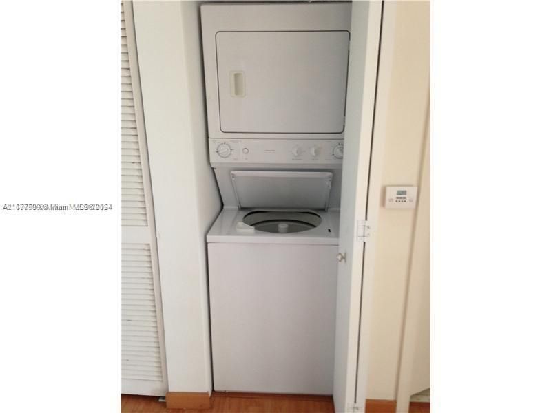 For Rent: $2,200 (1 beds, 1 baths, 745 Square Feet)