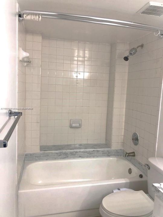 For Rent: $1,930 (1 beds, 1 baths, 810 Square Feet)