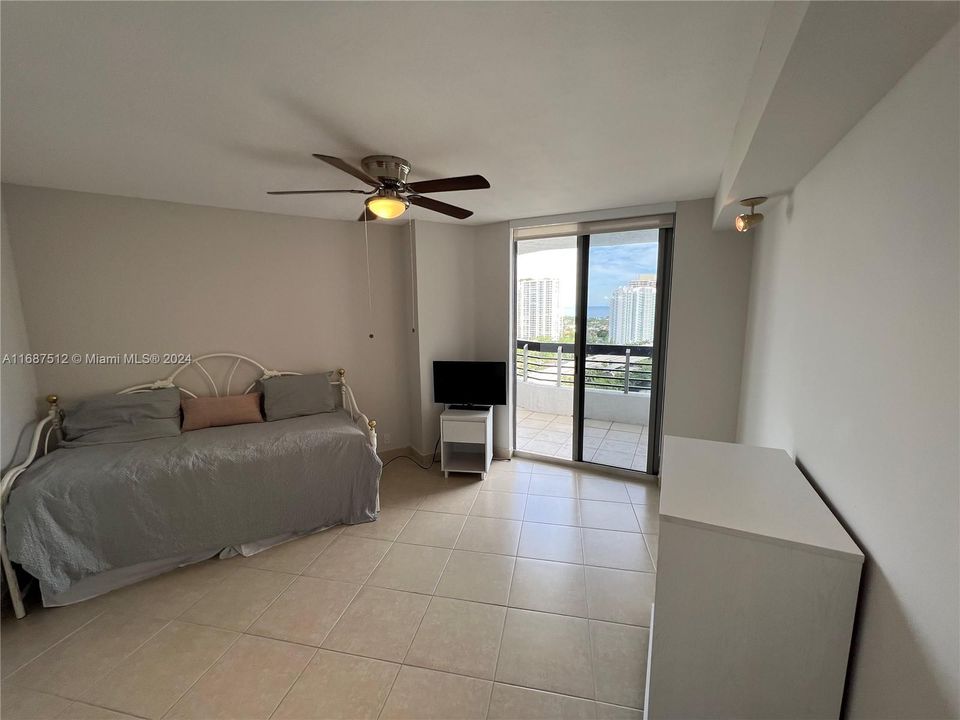 For Rent: $2,900 (2 beds, 2 baths, 1181 Square Feet)