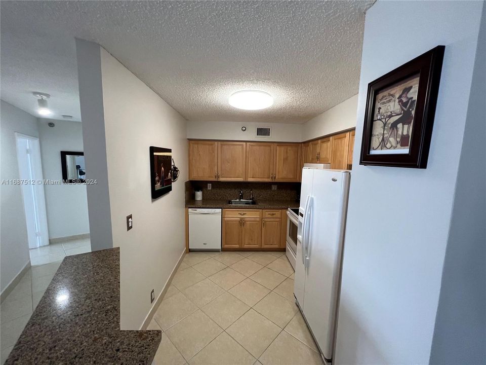 For Rent: $2,900 (2 beds, 2 baths, 1181 Square Feet)