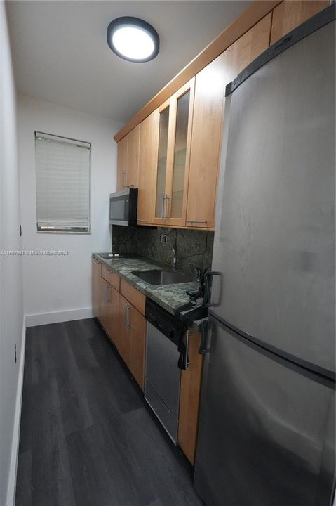 For Sale: $249,000 (1 beds, 1 baths, 500 Square Feet)