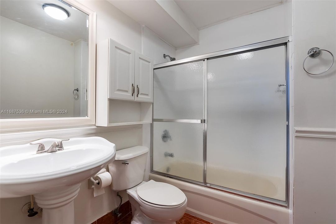 For Sale: $360,000 (2 beds, 2 baths, 795 Square Feet)