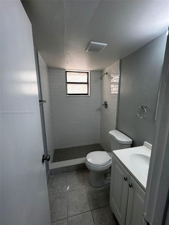 For Rent: $2,799 (3 beds, 2 baths, 972 Square Feet)