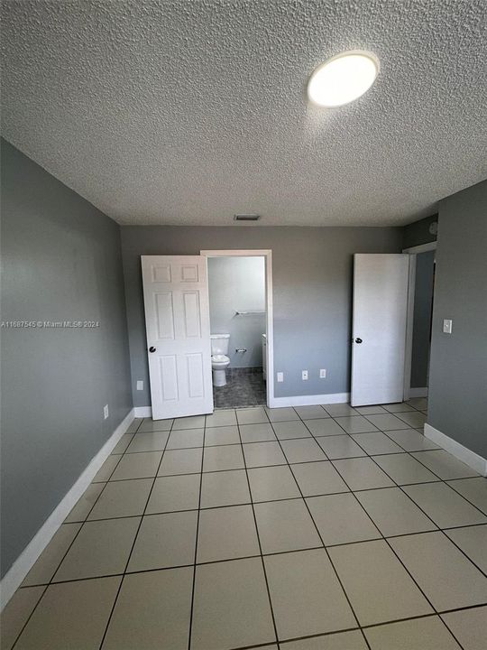 For Rent: $2,799 (3 beds, 2 baths, 972 Square Feet)