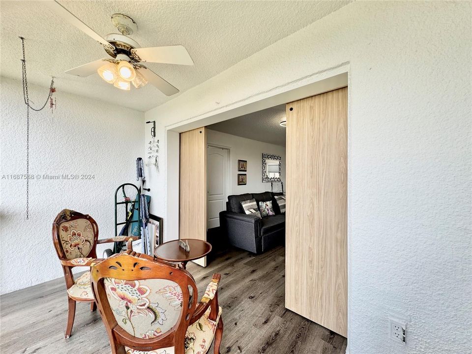 For Sale: $185,000 (2 beds, 2 baths, 850 Square Feet)