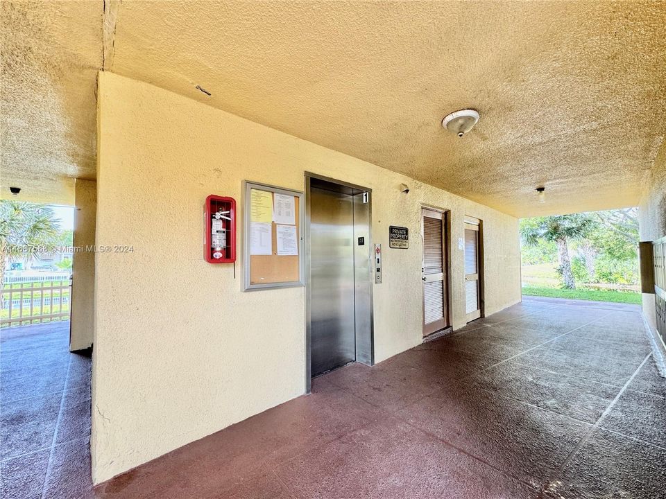 For Sale: $185,000 (2 beds, 2 baths, 850 Square Feet)