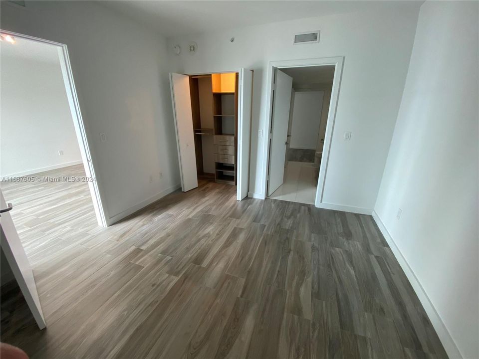 For Rent: $5,500 (2 beds, 2 baths, 1088 Square Feet)