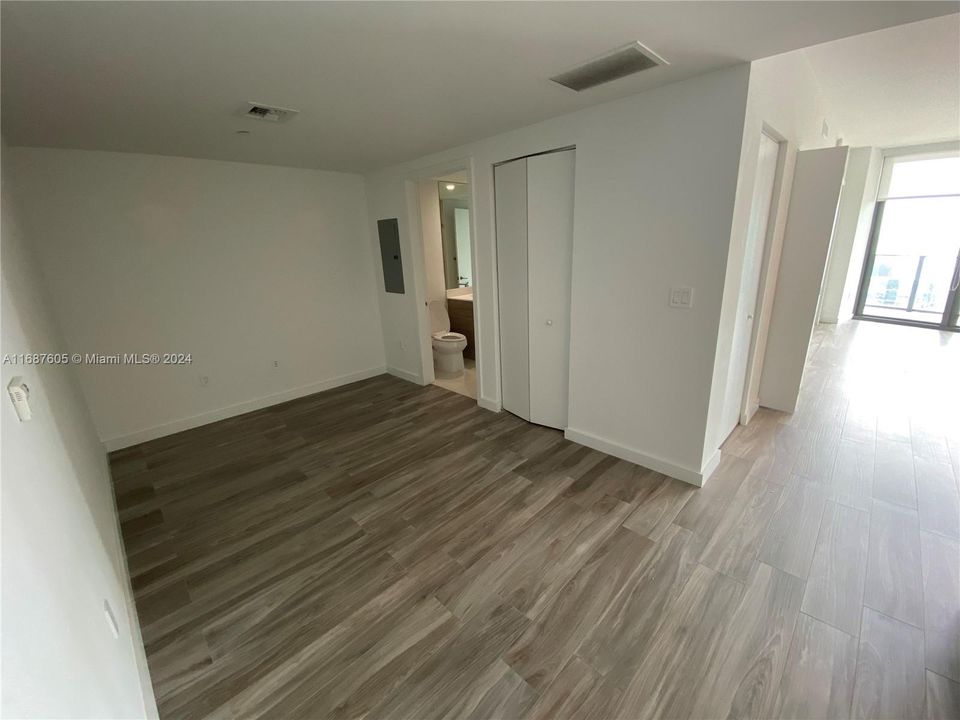 For Rent: $5,500 (2 beds, 2 baths, 1088 Square Feet)