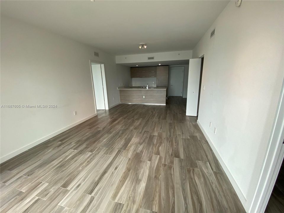 For Rent: $5,500 (2 beds, 2 baths, 1088 Square Feet)