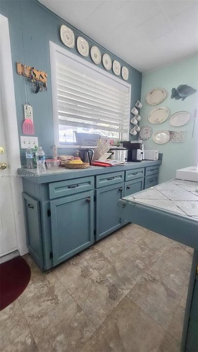 Vendido Recientemente: $285,000 (2 camas, 2 baños, 1102 Pies cuadrados)