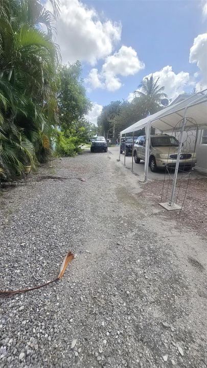 Vendido Recientemente: $285,000 (2 camas, 2 baños, 1102 Pies cuadrados)