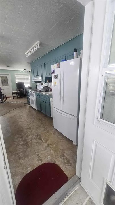 Vendido Recientemente: $285,000 (2 camas, 2 baños, 1102 Pies cuadrados)