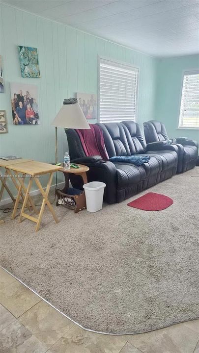 Vendido Recientemente: $285,000 (2 camas, 2 baños, 1102 Pies cuadrados)