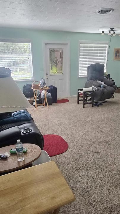 Vendido Recientemente: $285,000 (2 camas, 2 baños, 1102 Pies cuadrados)