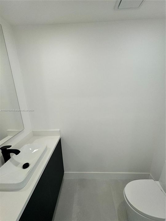 1/2 bathroom