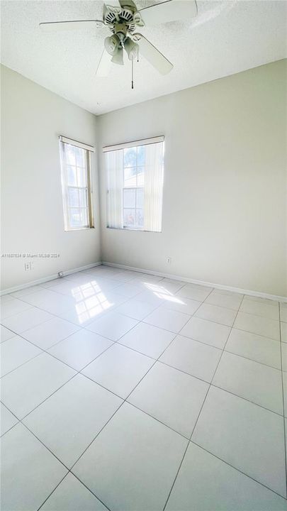 For Rent: $2,975 (3 beds, 2 baths, 1812 Square Feet)