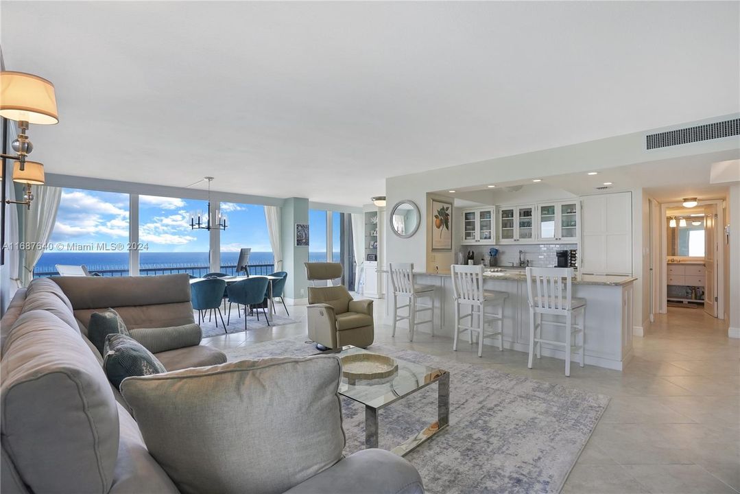 For Sale: $1,275,000 (2 beds, 2 baths, 1435 Square Feet)