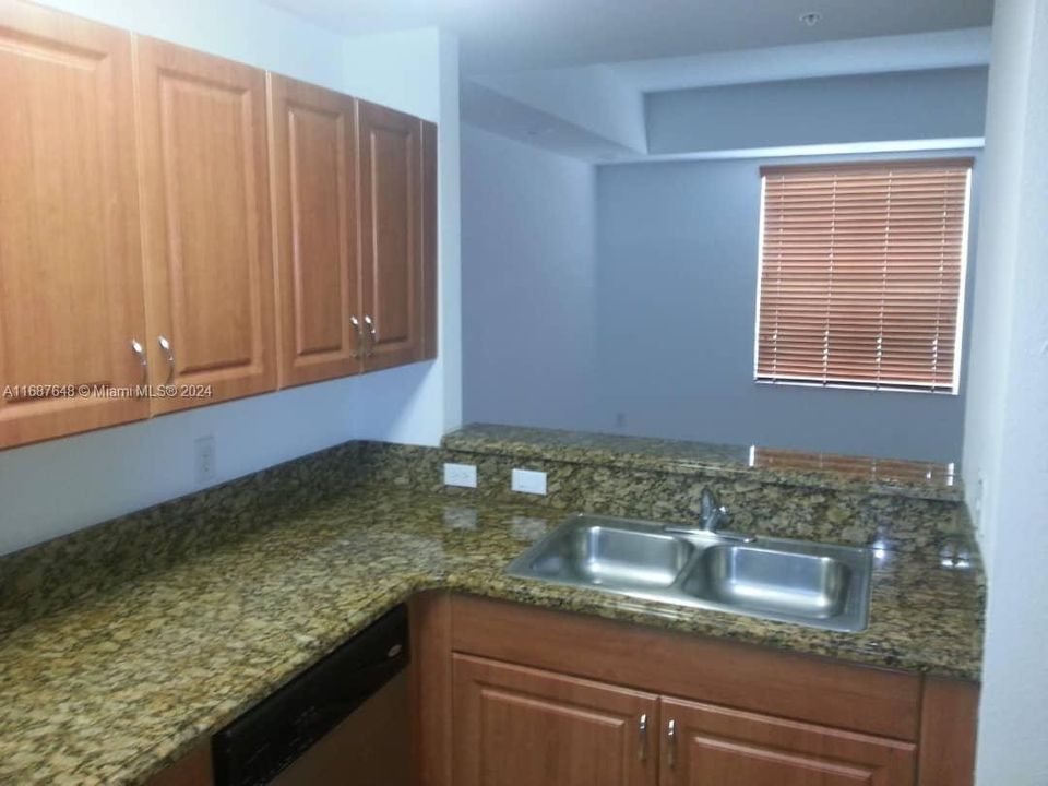 For Rent: $3,000 (3 beds, 2 baths, 1435 Square Feet)