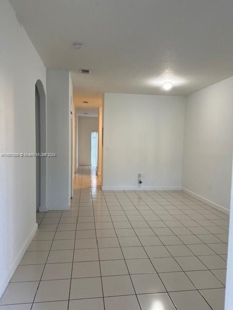 For Rent: $1,925 (2 beds, 2 baths, 914 Square Feet)