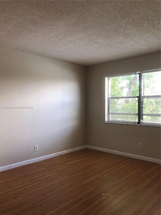 For Rent: $2,000 (2 beds, 2 baths, 1054 Square Feet)