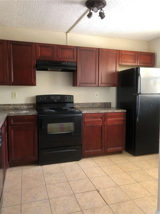 For Rent: $2,000 (2 beds, 2 baths, 1054 Square Feet)