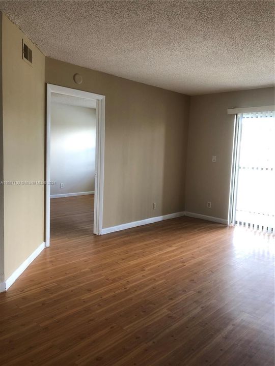 For Rent: $2,000 (2 beds, 2 baths, 1054 Square Feet)