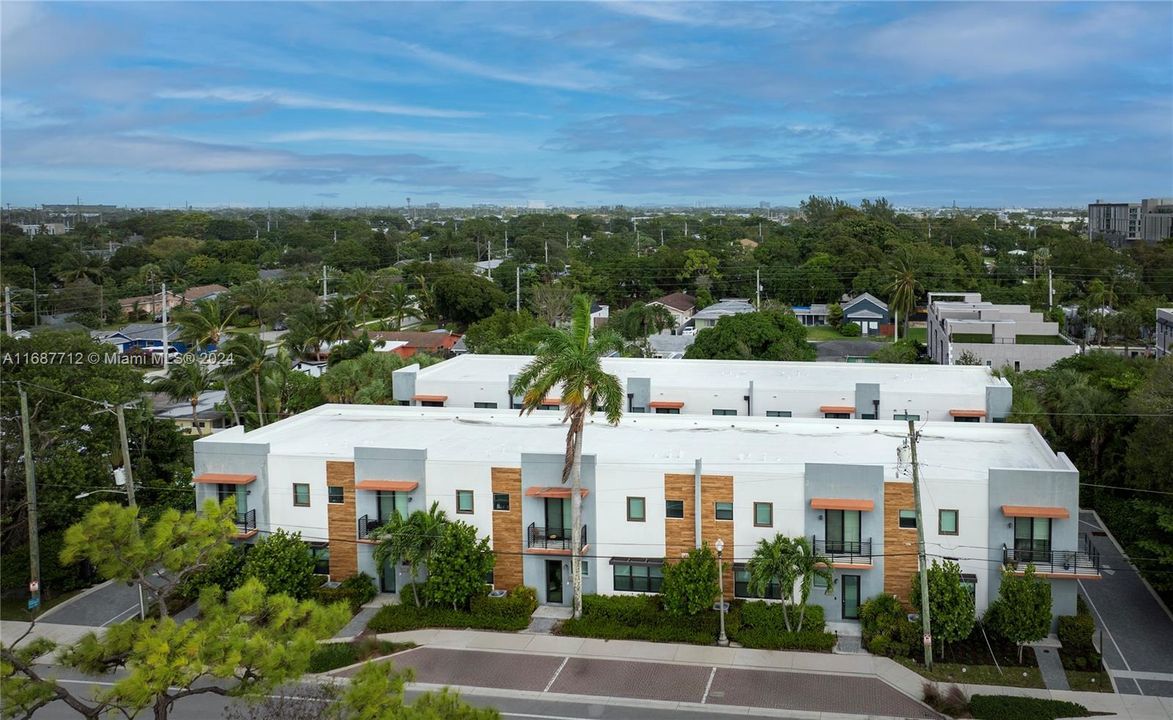 For Sale: $699,900 (3 beds, 2 baths, 1956 Square Feet)