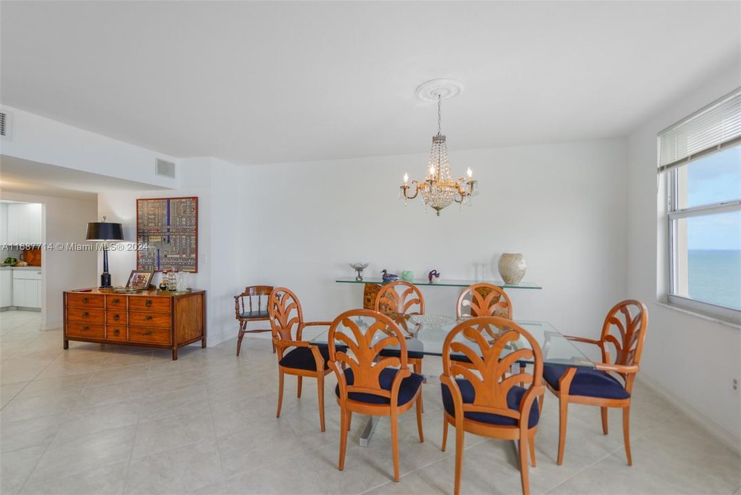 For Sale: $1,100,000 (3 beds, 2 baths, 1740 Square Feet)