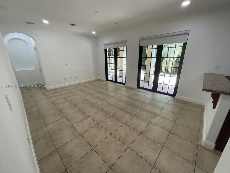 For Rent: $5,600 (5 beds, 4 baths, 3210 Square Feet)