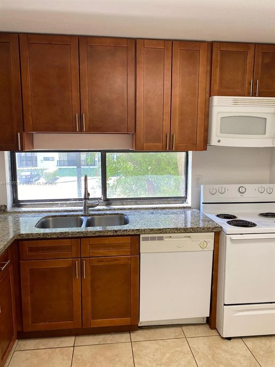 For Rent: $2,000 (1 beds, 1 baths, 767 Square Feet)