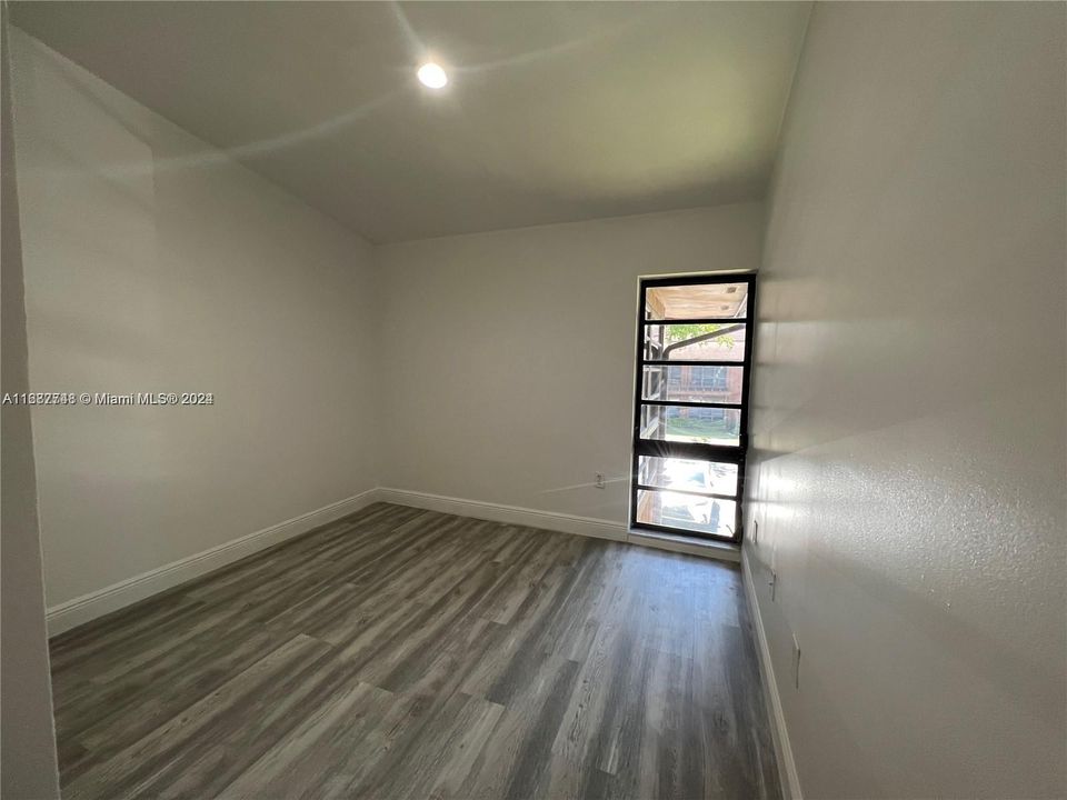 For Rent: $2,950 (3 beds, 2 baths, 1239 Square Feet)