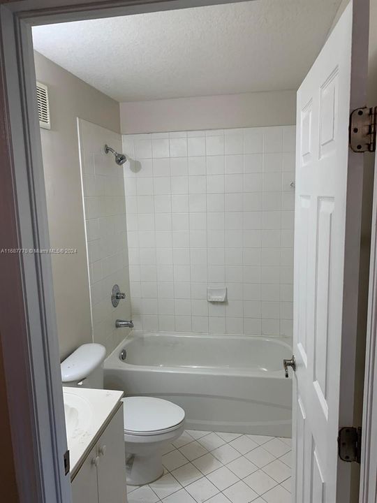 For Rent: $1,850 (2 beds, 2 baths, 815 Square Feet)