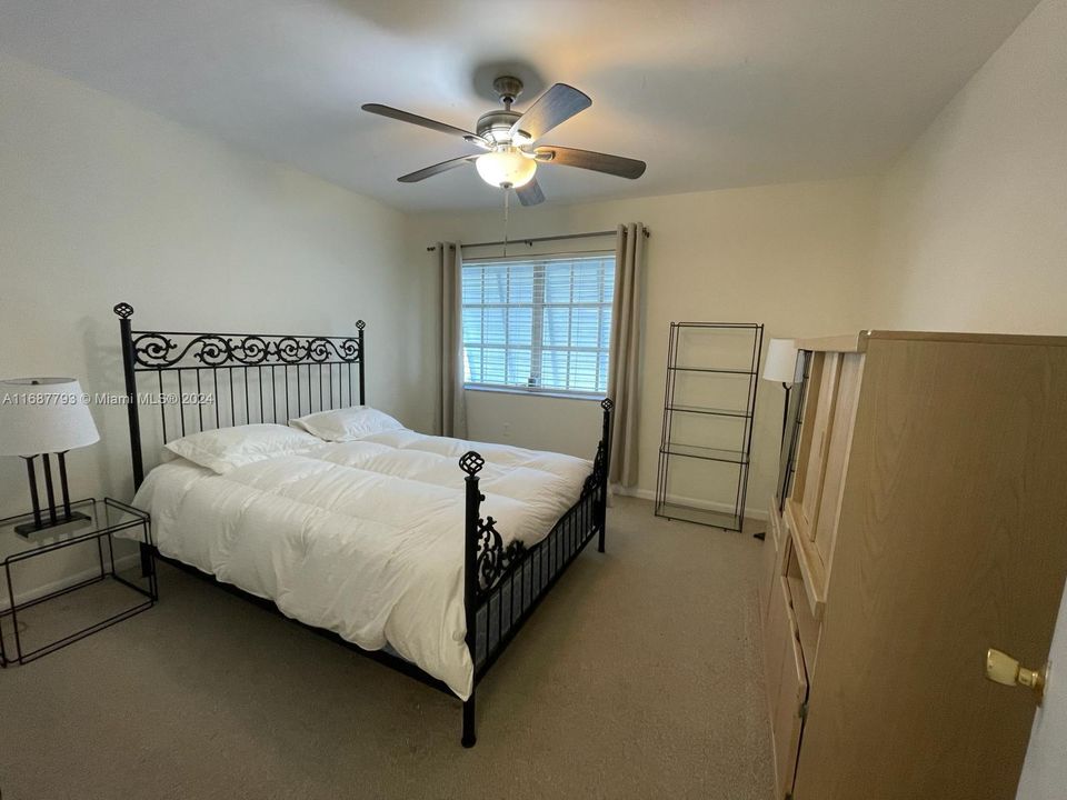 For Rent: $2,100 (1 beds, 1 baths, 614 Square Feet)