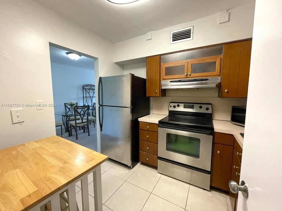 For Rent: $2,100 (1 beds, 1 baths, 614 Square Feet)