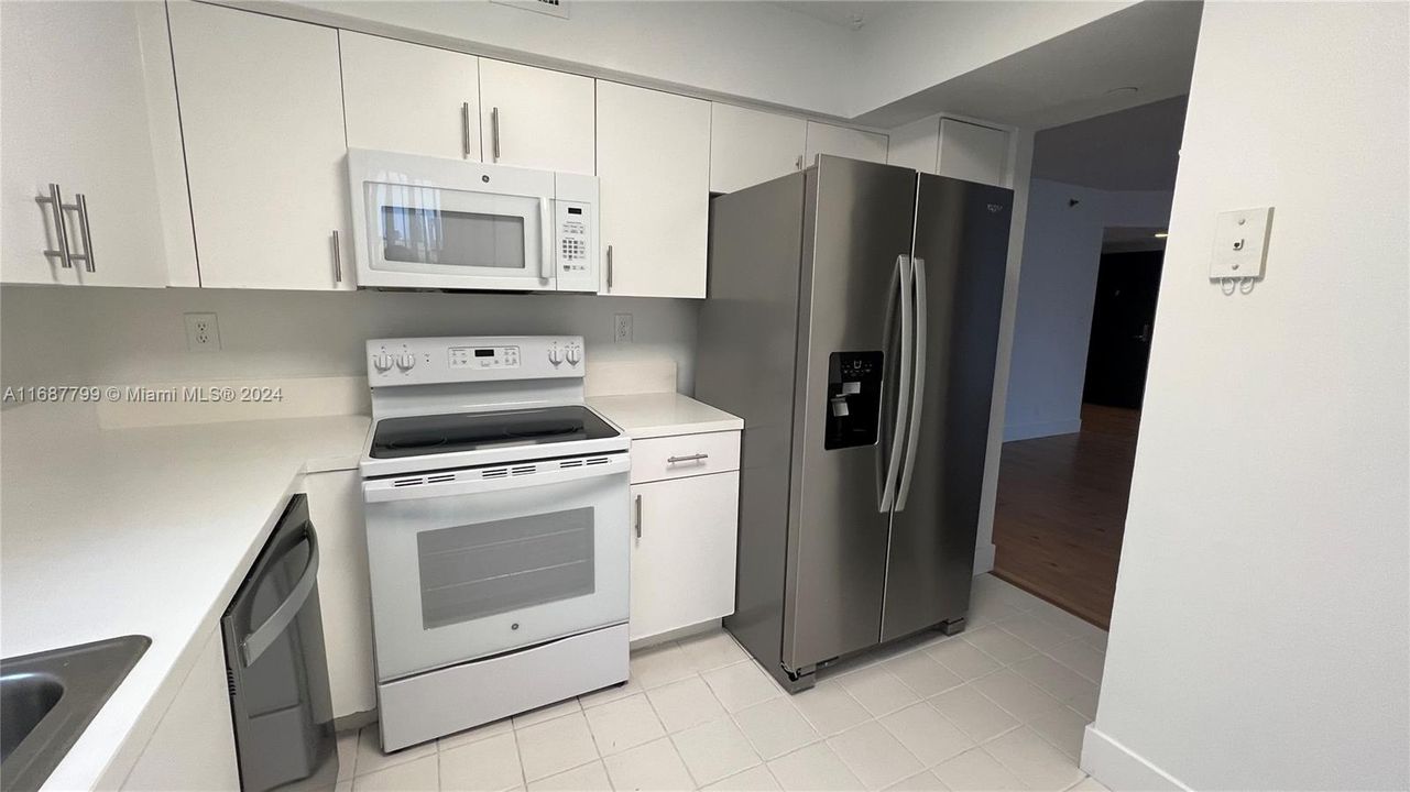 For Rent: $3,495 (2 beds, 2 baths, 1181 Square Feet)