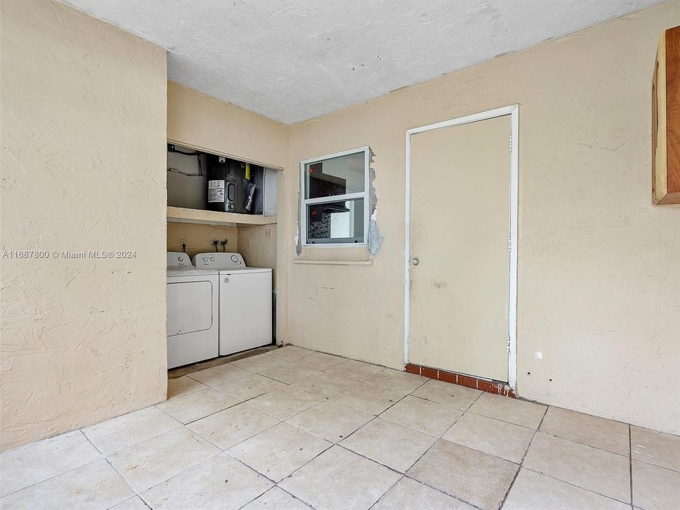 For Sale: $375,000 (3 beds, 2 baths, 1167 Square Feet)