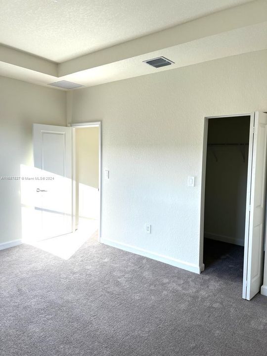 For Rent: $3,200 (3 beds, 2 baths, 1650 Square Feet)