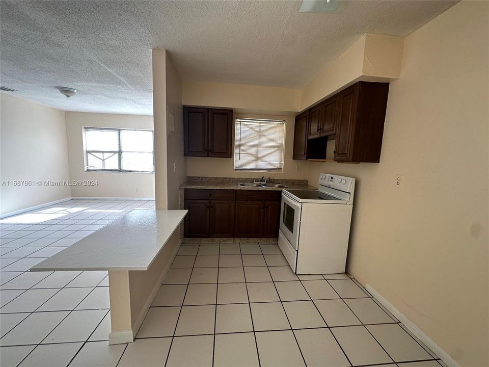 For Rent: $1,795 (2 beds, 2 baths, 1000 Square Feet)