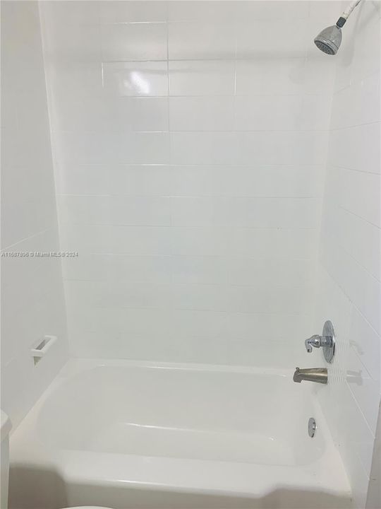 For Rent: $2,250 (2 beds, 1 baths, 1000 Square Feet)