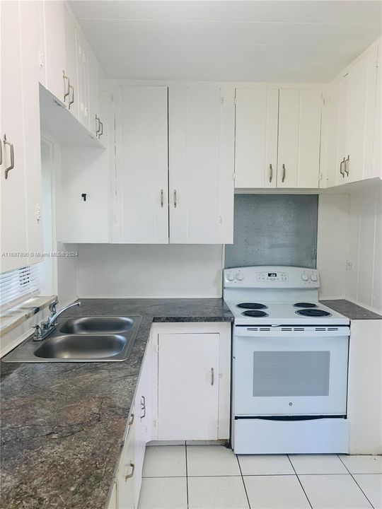 For Rent: $2,250 (2 beds, 1 baths, 1000 Square Feet)