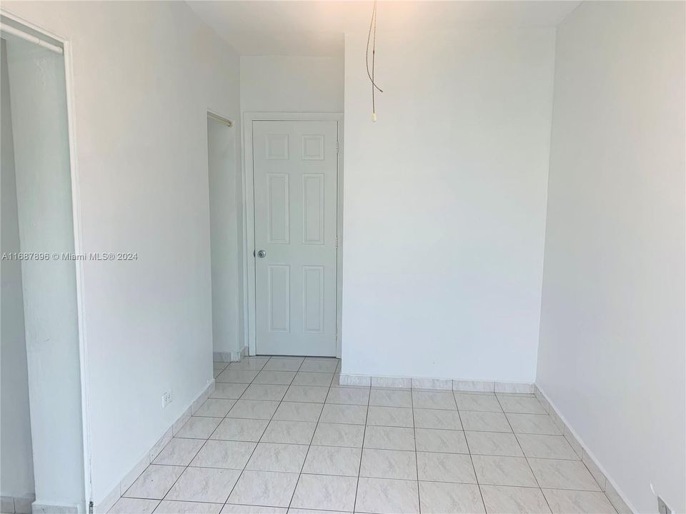 For Rent: $2,250 (2 beds, 1 baths, 1000 Square Feet)