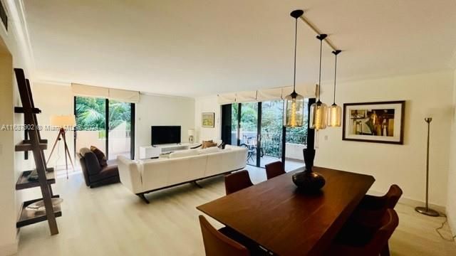 En Venta: $1,260,000 (3 camas, 2 baños, 1820 Pies cuadrados)